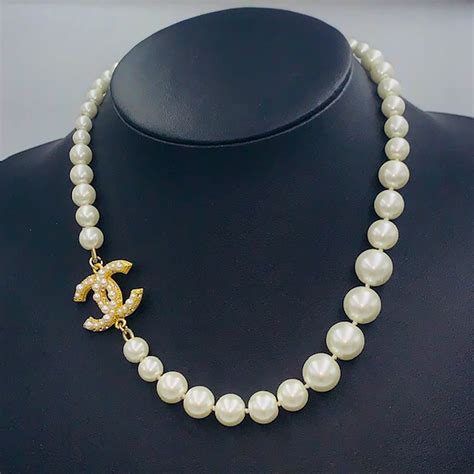 chanel pearl necklace pink|Chanel pearl necklace vintage.